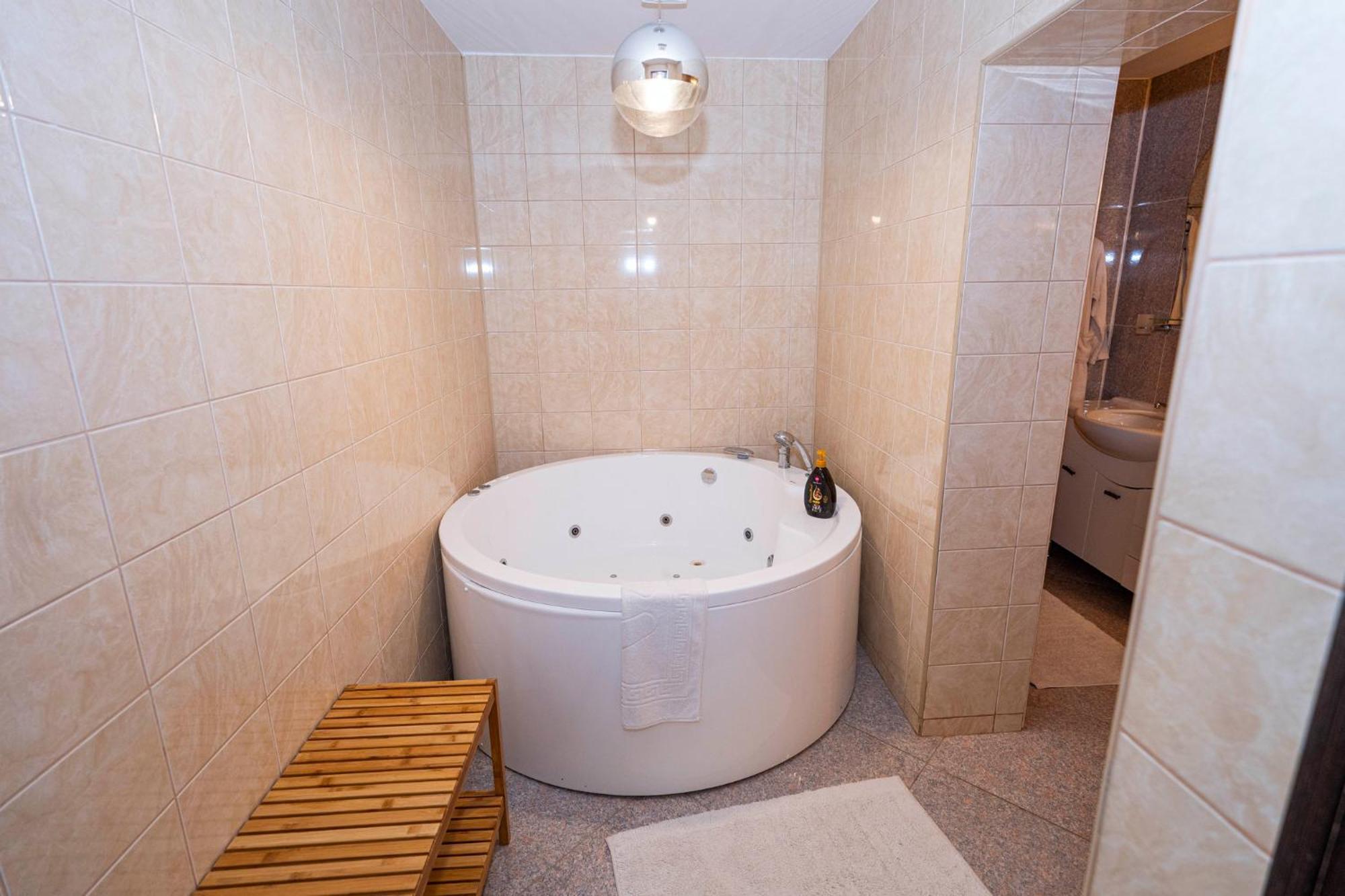 Noblesse Suite Galati  Luaran gambar